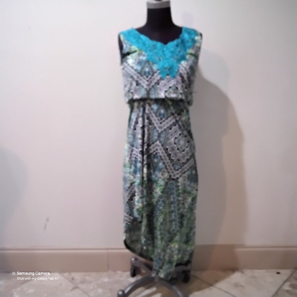 One World Live & Let Live Hi-Low Teal Abstract Appliqued Dress NWT PT. Med